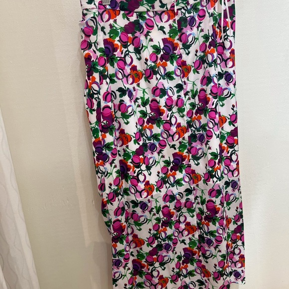 Saloni 2PC Set - Picture 8 of 9